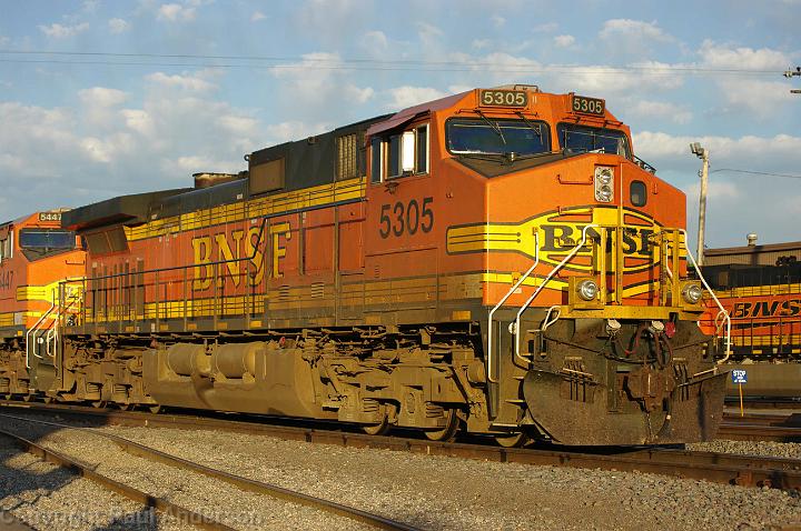 BNSF 5305 - C44-9W.jpg